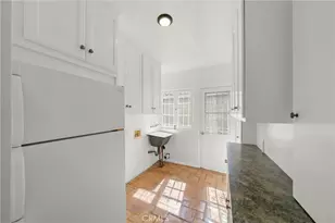 112 N Highland Ave, Los Angeles, CA 90036 - Photo 32