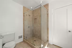 112 N Highland Ave, Los Angeles, CA 90036 - Photo 24