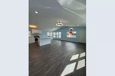 215 S Sullivan Lane #109, Santa Ana, CA 92704 - Photo 2