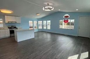 215 S Sullivan Ln, Santa Ana, CA 92704 - Photo 2