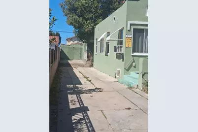 8469 Cypress, South Gate, CA 90280 - Photo 4