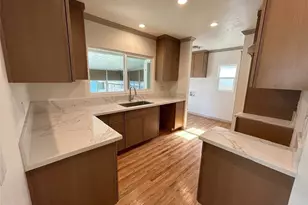 4239 S Raymond Ave, Los Angeles, CA 90037 - Photo 10