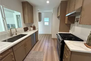 4239 S Raymond Ave, Los Angeles, CA 90037 - Photo 18