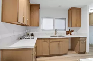 4239 S Raymond Ave, Los Angeles, CA 90037 - Photo 20