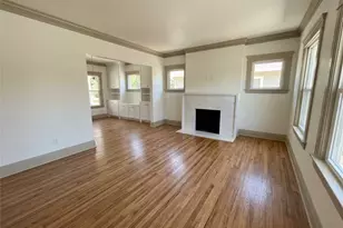 4239 S Raymond Ave, Los Angeles, CA 90037 - Photo 4