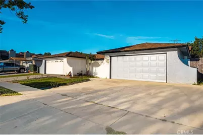 2171 Pomona, Costa Mesa, CA 92627 - Photo 2