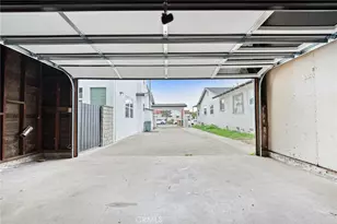 945 N Summer, Anaheim, CA 92805 - Photo 36