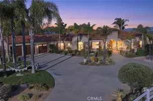 21715 The Trails Cir, Murrieta, CA 92562 - Photo 2