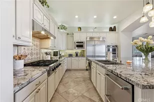 21715 The Trails Cir, Murrieta, CA 92562 - Photo 8