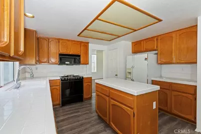 10011 Thornbird Court, Moreno Valley, CA 92557 - Photo 14