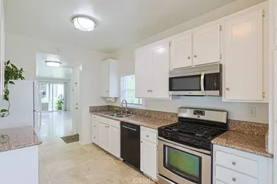 2522 W Macarthur #A, Santa Ana, CA 92704 - Photo 8