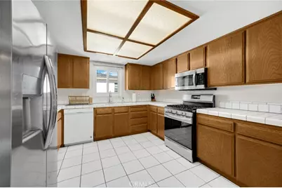 570 W 14th #4, San Pedro, CA 90731 - Photo 4