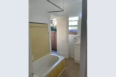 9725 Arkansas, Bellflower, CA 90706 - Photo 12