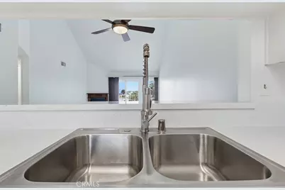 955 E 3rd Street, Long Beach, CA 90802 - Photo 20