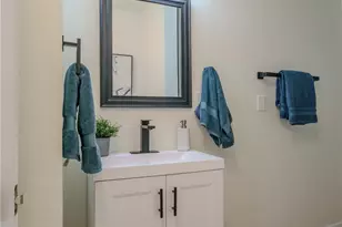 15801 Malpais Ln, Victorville, CA 92394 - Photo 10