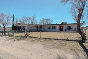 15801 Malpais Ln, Victorville, CA 92394 - Photo 2