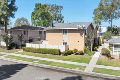 13451 1/4 Village, Cerritos, CA 90703 - Photo 38