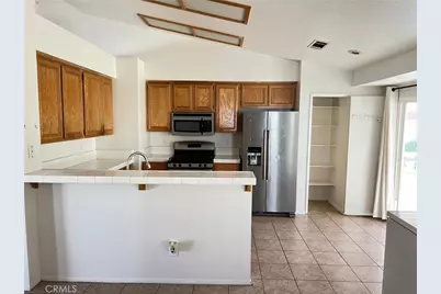 14351 Via Roca, Victorville, CA 92392 - Photo 4