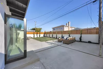 900 Catalina Avenue, Seal Beach, CA 90740 - Photo 32