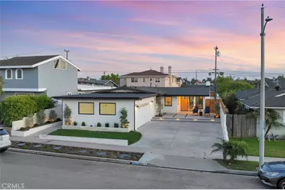 900 Catalina Avenue, Seal Beach, CA 90740 - Photo 1