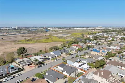 900 Catalina Avenue, Seal Beach, CA 90740 - Photo 40