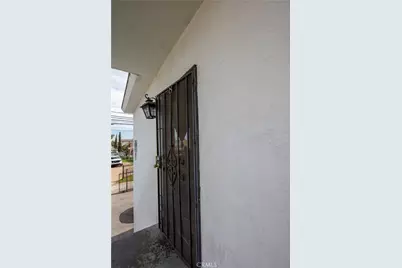 10500 S Broadway, Los Angeles, CA 90003 - Photo 32