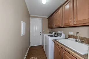 7 Pine Via, Anaheim, CA 92801 - Photo 34