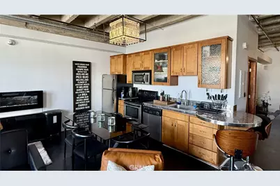 312 W 5th #1022, Los Angeles, CA 90013 - Photo 2