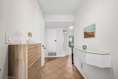 1425 E 2nd Street #301, Long Beach, CA 90802 - Photo 2