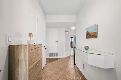 1425 E 2nd Street #301, Long Beach, CA 90802 - Photo 2