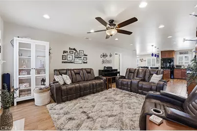 633 Laurel Avenue, Brea, CA 92821 - Photo 8