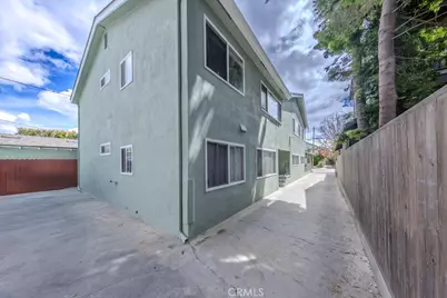 241 Lindero Avenue, Long Beach, CA 90803 - Photo 26
