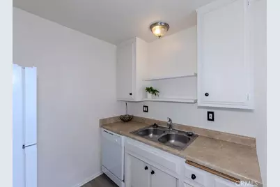 241 Lindero Avenue, Long Beach, CA 90803 - Photo 12