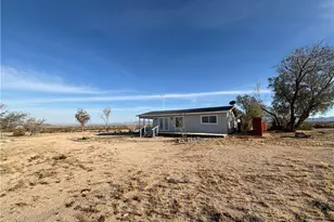 69561 Papoose Trl, 29 Palms MCB, CA 92277 - Photo 2