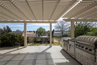 16605 Ottawa, Victorville, CA 92395 - Photo 36