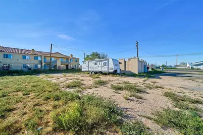 11833 Bartlett, Adelanto, CA 92301 - Photo 4