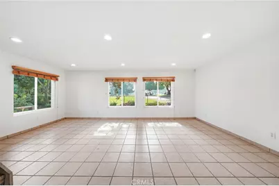 9646 Karmont, South Gate, CA 90280 - Photo 6