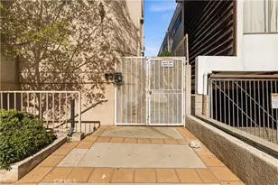 611 E Olive, Burbank, CA 91501 - Photo 22