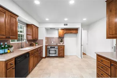 1107 W Sharon Road, Santa Ana, CA 92706 - Photo 8