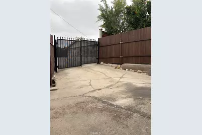 2005 Redding, Rosemead, CA 91770 - Photo 32