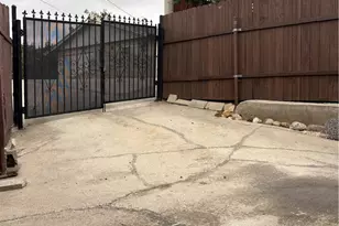 2005 Redding, Rosemead, CA 91770 - Photo 32