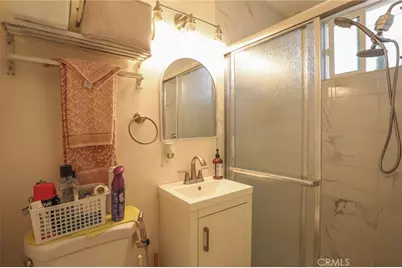 2005 Redding, Rosemead, CA 91770 - Photo 10