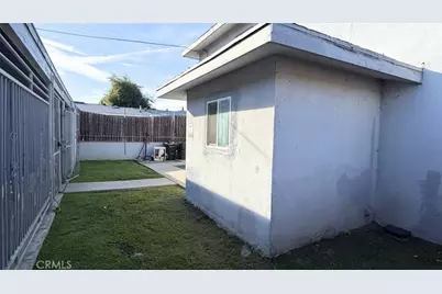 687 W 17th, San Bernardino, CA 92405 - Photo 8