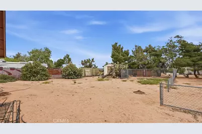 7589 Glider Ave, Hesperia, CA 92345 - Photo 20