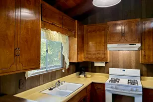 23992 Lakeview Dr, Crestline, CA 92325 - Photo 16