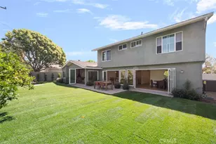 2880 Clubhouse Rd, Costa Mesa, CA 92626 - Photo 18