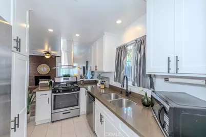 2219 W Coronet Avenue, Anaheim, CA 92801 - Photo 18