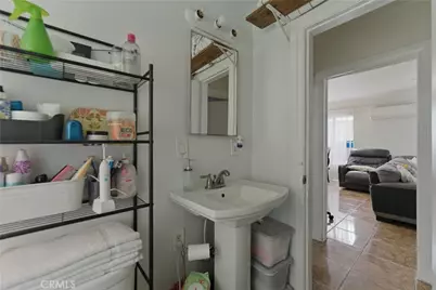 725 W 107th, Los Angeles, CA 90044 - Photo 26