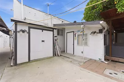 725 W 107th, Los Angeles, CA 90044 - Photo 36