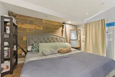 725 W 107th, Los Angeles, CA 90044 - Photo 32